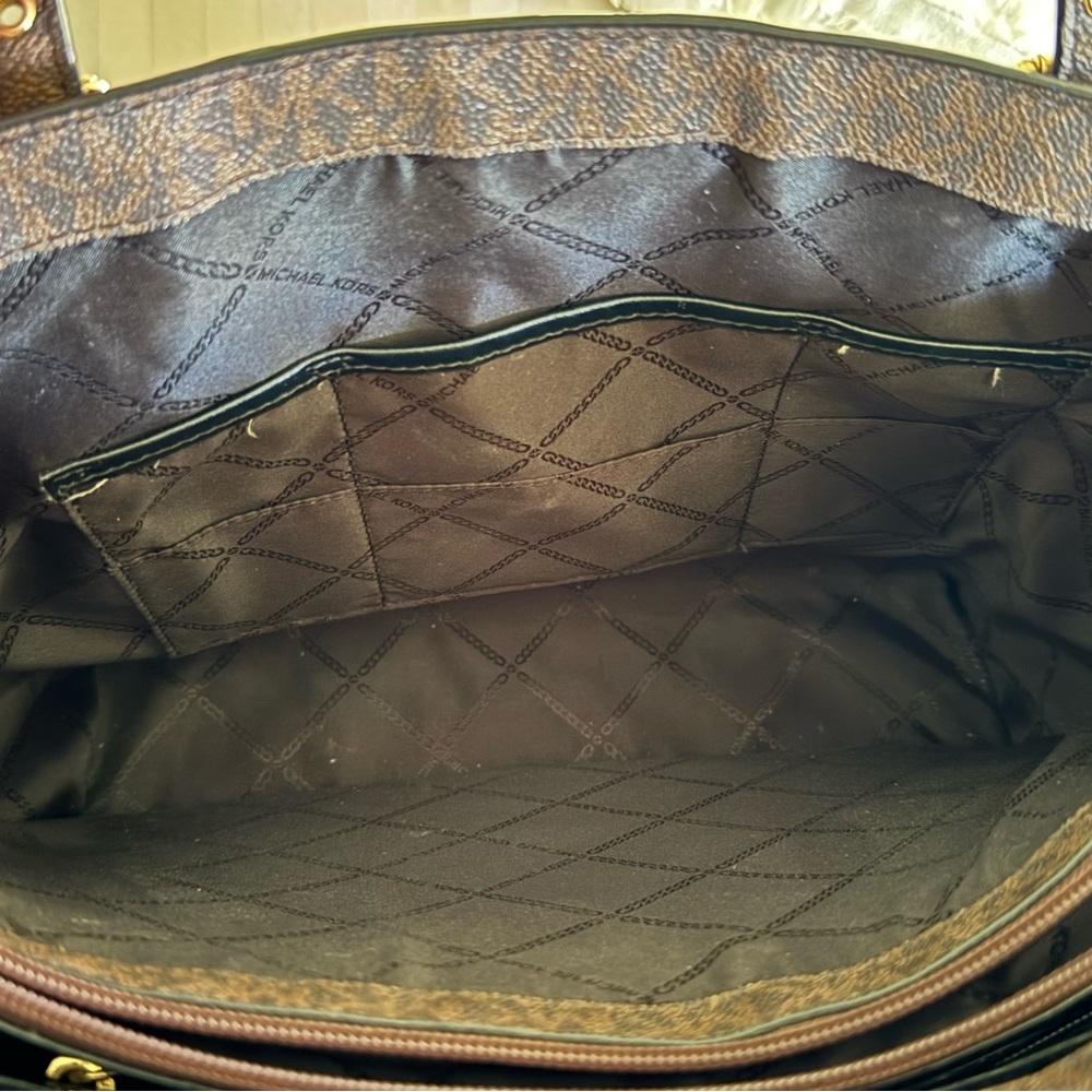Michael Kors Black and Gray Tote Bag - Picture 4 of 16